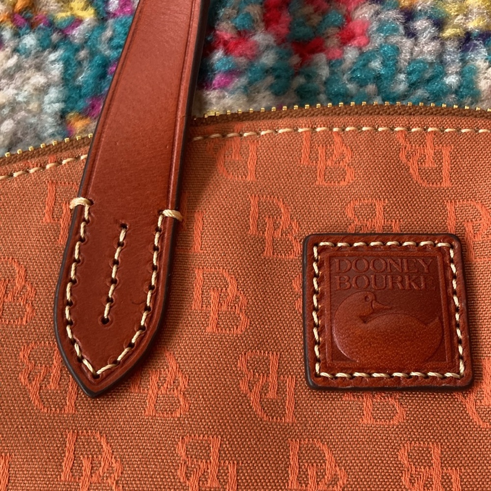 Dooney & Bourke crossbody purse - Picture 5 of 11